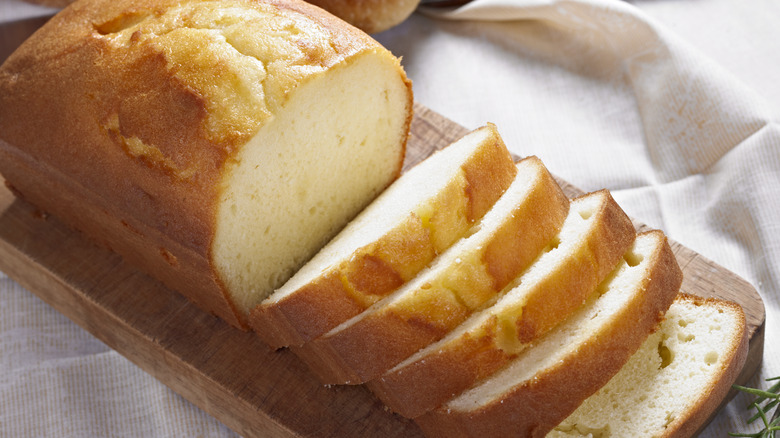 Sliced pound cake