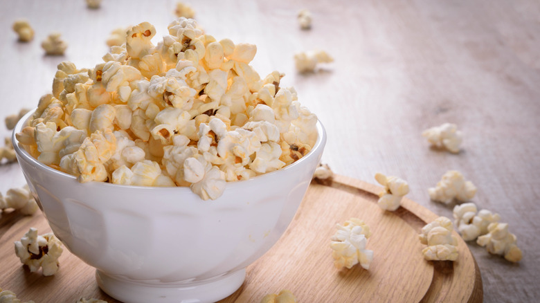 Popcorn in bowl