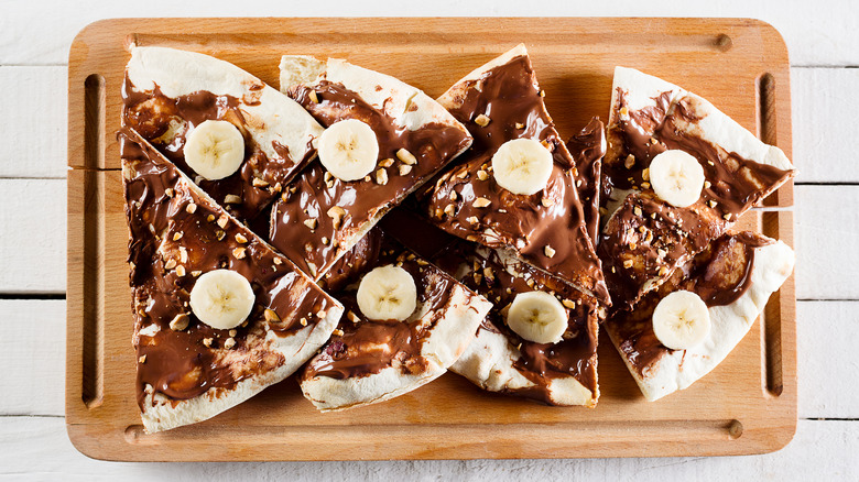 Dessert pizza with Nutella