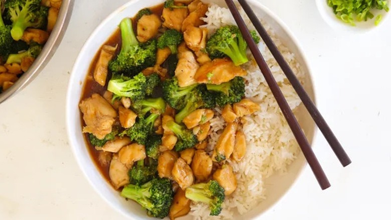 Overview of chicken and broccoli in a bowl 