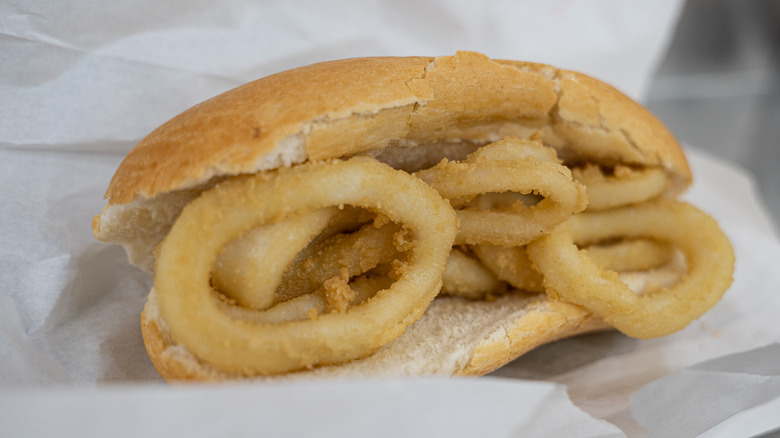 calamari bocadillo in paper