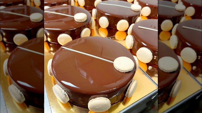 chocolate cake with macaron