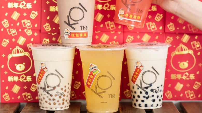 pyramid of Koi Thé drinks