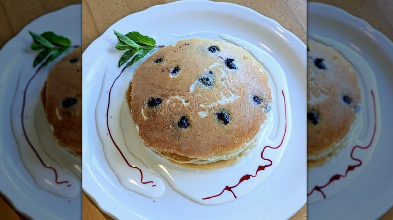 plate of pancakes