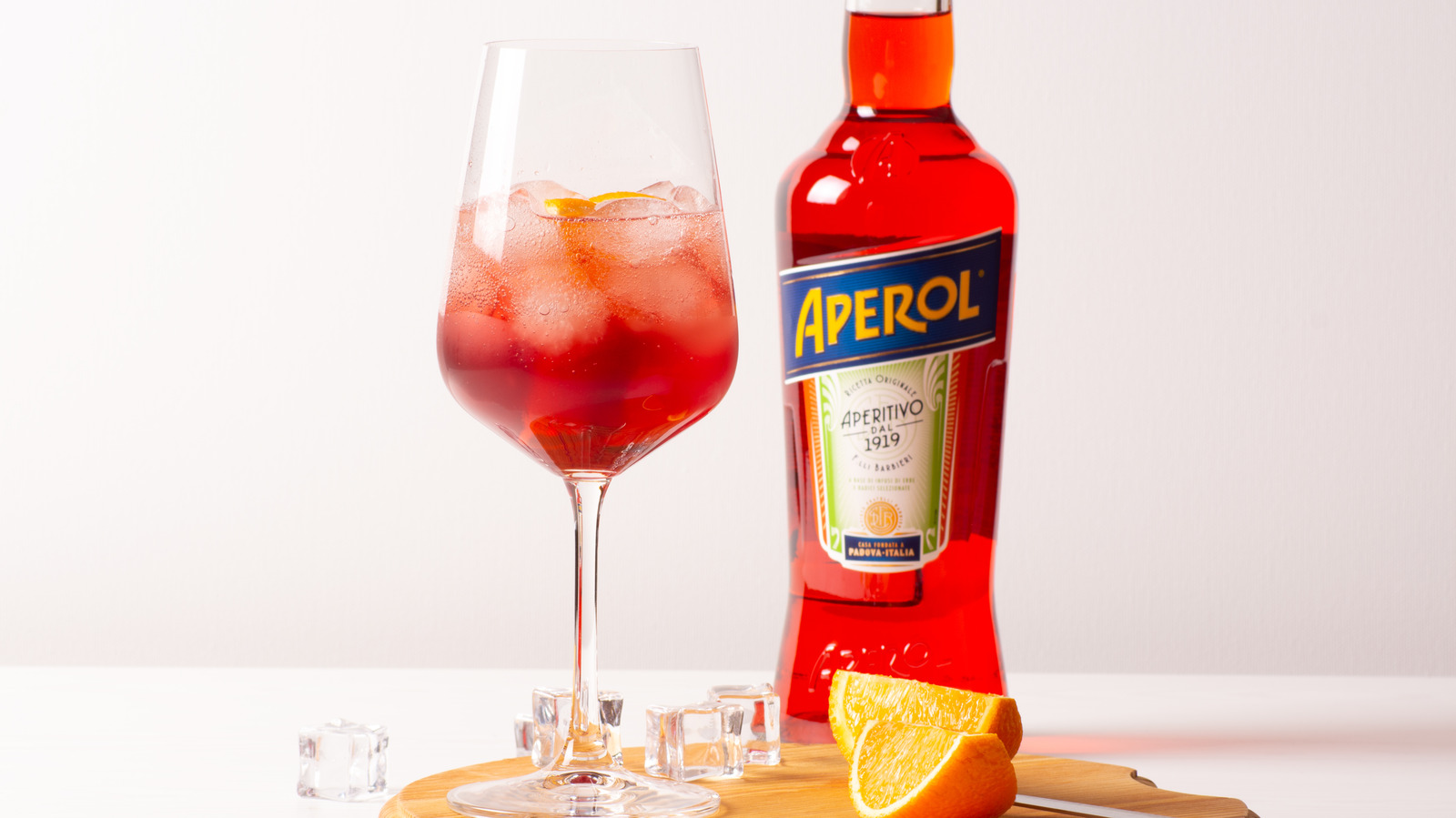Grapefruit Aperol Spritz - The Boozy Ginger