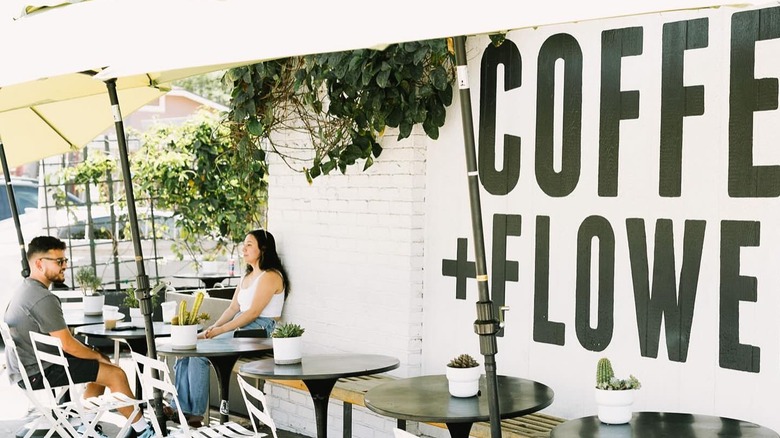 Communal Coffee sign