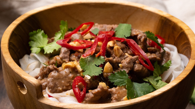 Beef curry with red chiles