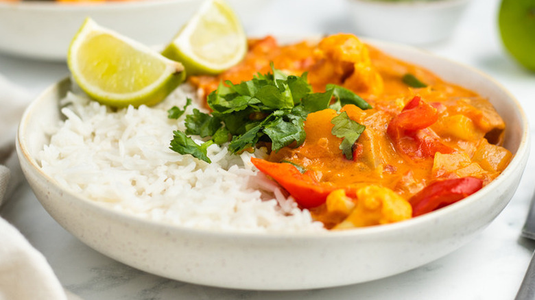 Vegetable coconut curry with rice