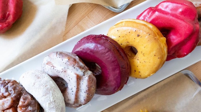 A plate of doughnuts