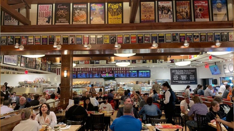 Kenny & Ziggy's Deli Houston tables people 