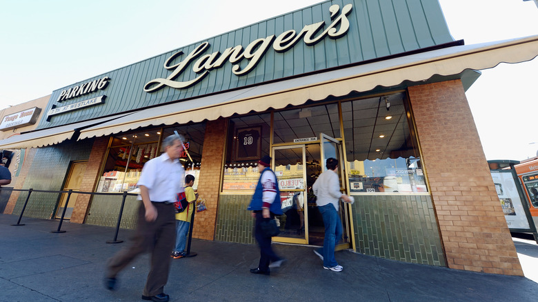 Langer's deli sign los angeles 