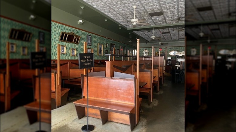 Perly's Deli interior benches green