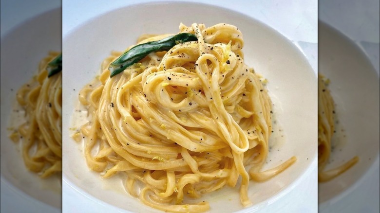 Lemon pasta with pepper