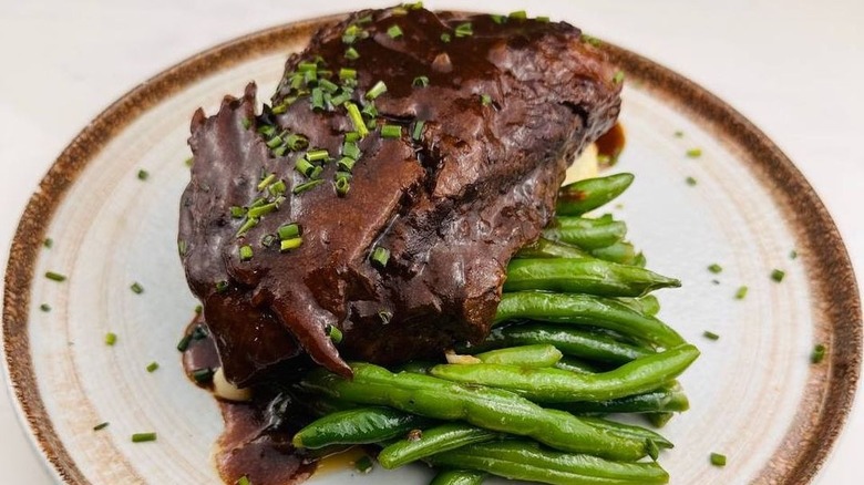 short ribs green beans plate