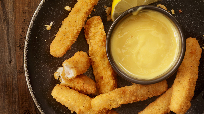 Mozzarella sticks with honey mustard