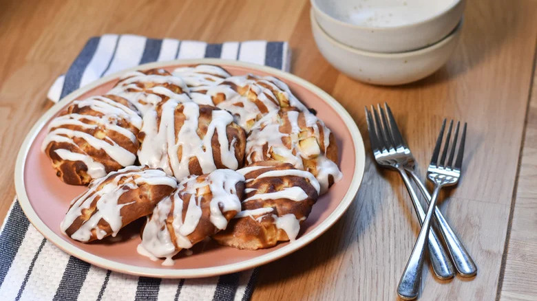 Apple fritters on plate 