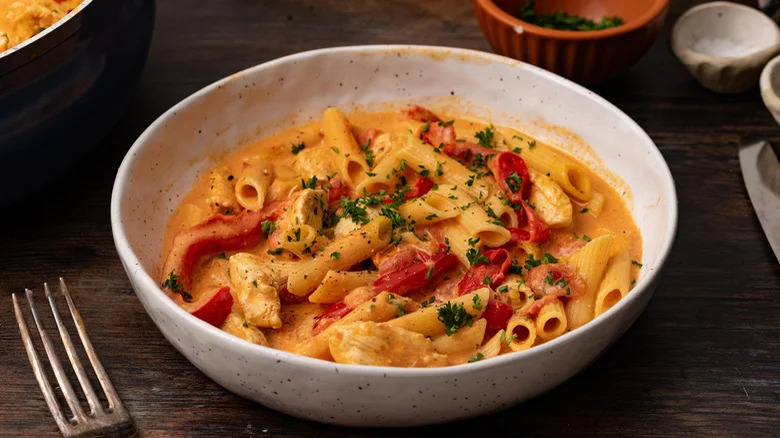 Cajun pasta in bowl 