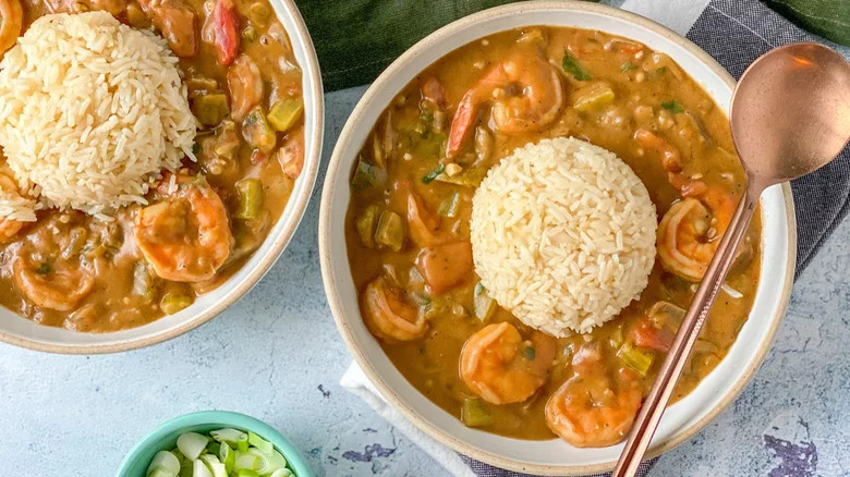 Shrimp gumbo in bowl 