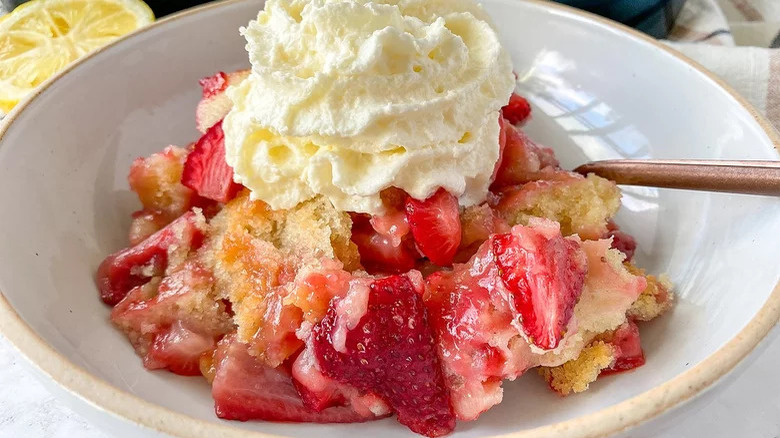 Strawberry cobbler in bowl 