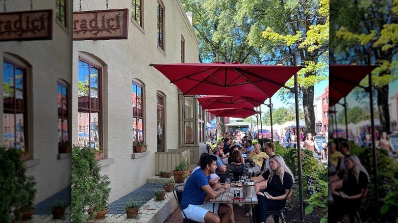 Full patio at Radici Market