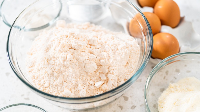 Cake mix in bowl