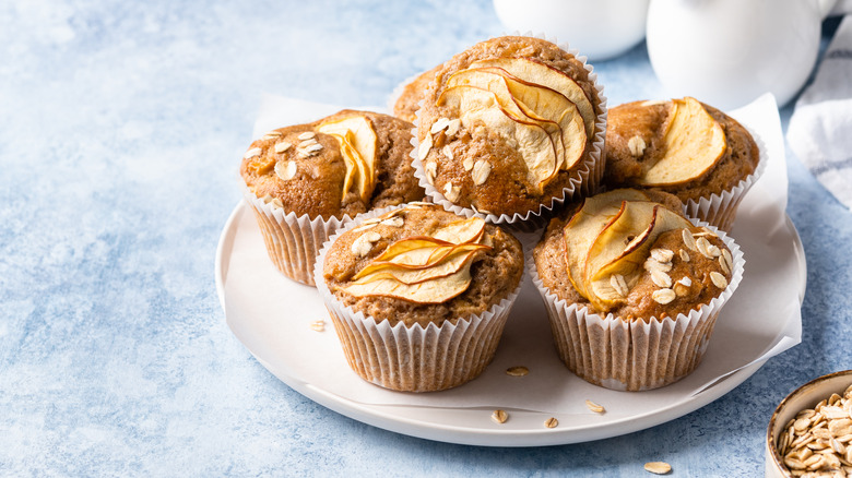 Apple muffins with oatmeal