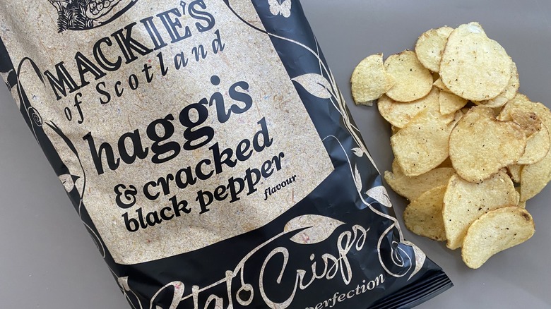 Mackie's of Scotland haggis and pepper chips bag 