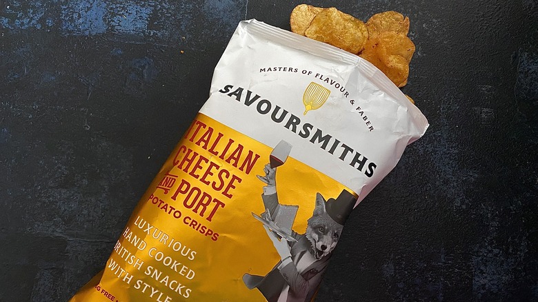 Savoursmith's cheese and port bag with chips