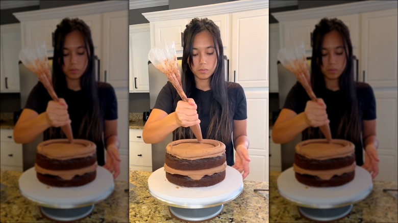 cake with frosting dam and jam