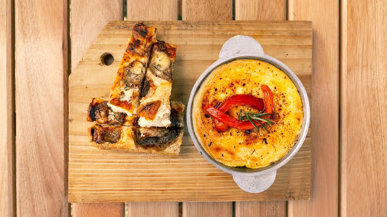 Provoleta sauce with dipping bread