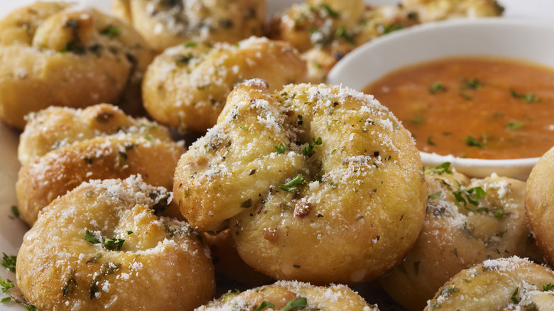 Garlic knots with dipping sauce