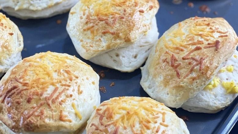 Breakfast bombs with cheese