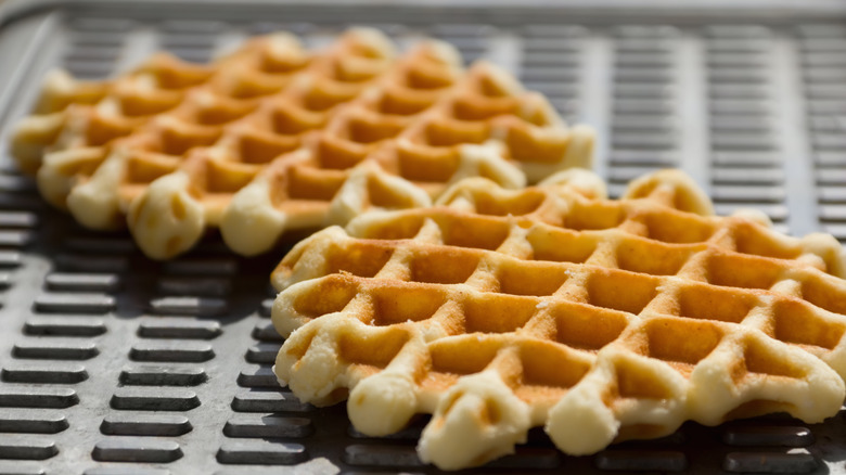 Waffle iron with waffles