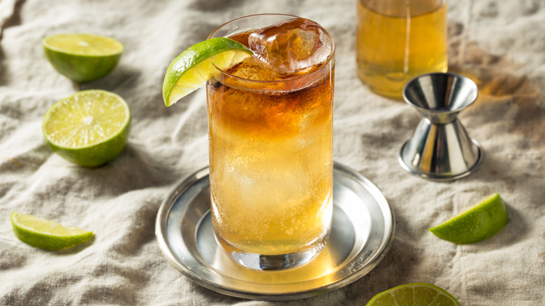 Dark 'n Stormy cocktail