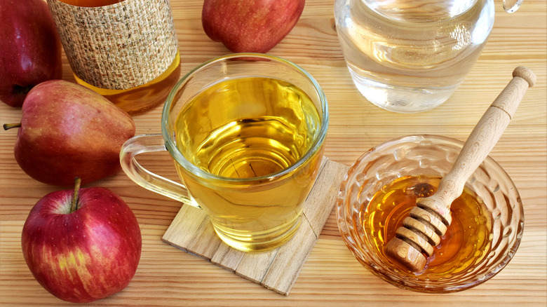 Apple cider vinegar and honey drink