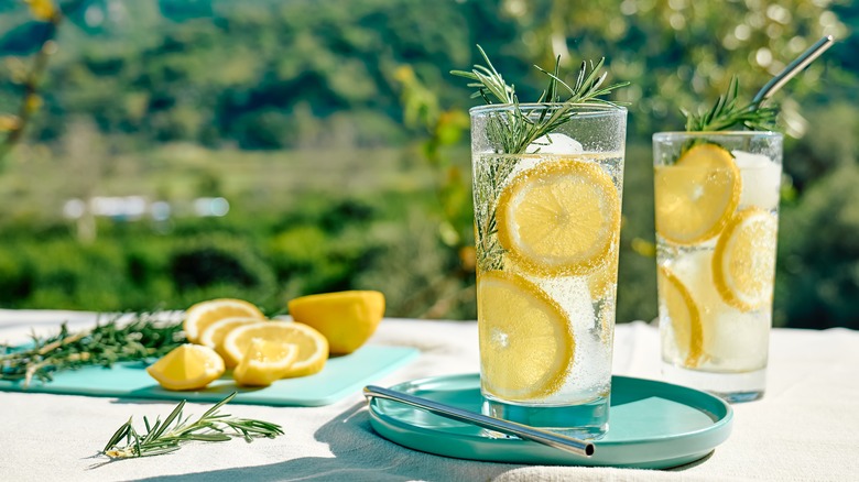 Glasses with lemon water