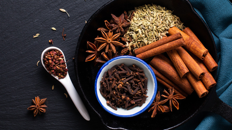 components of chinese five spice 