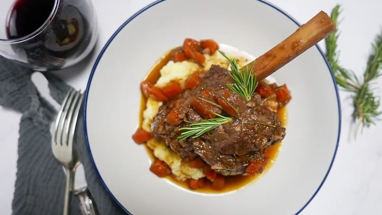 Lamb shank with potatoes