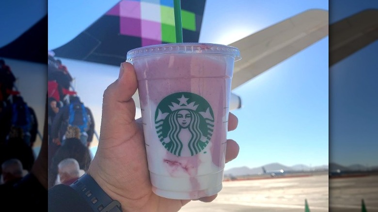 Person holding Berry Yogurt Frappuccino