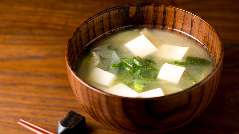 miso soup tofu green onion