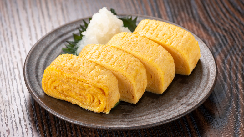 tamagoyaki japanese rolled omelette