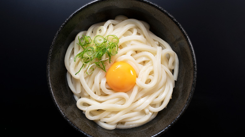 udon noodles and egg yolk