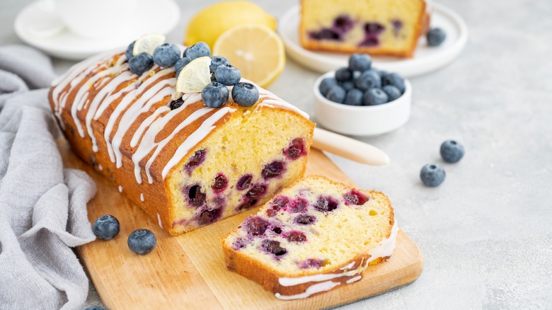 Lemon blueberry cake