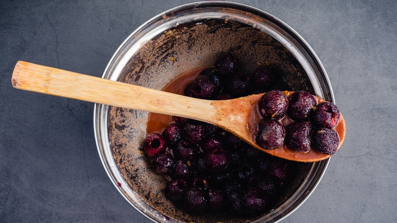 Cherry pie filling in bowl