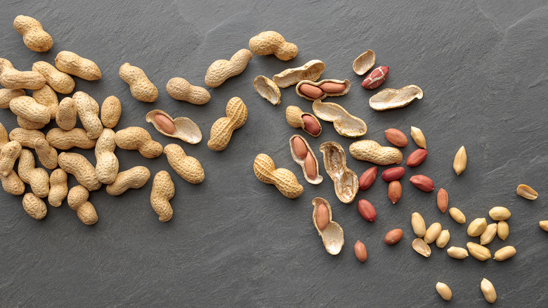 peanuts in shells
