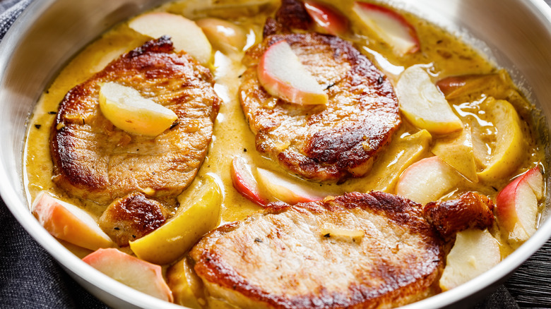 Pork chops apple cream sauce