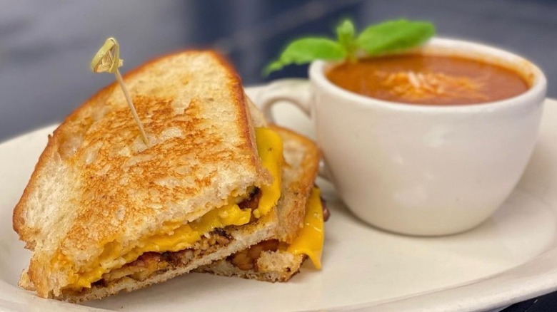 Tempeh grilled cheese with soup