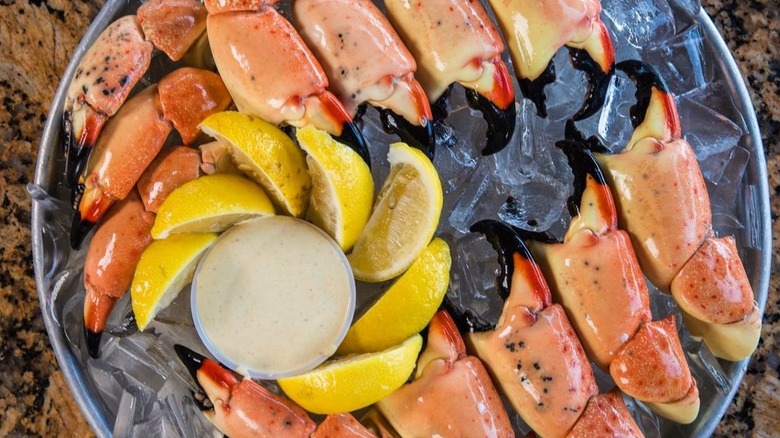 crab claws on ice 