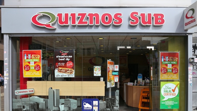 Quiznos Sub sign exterior