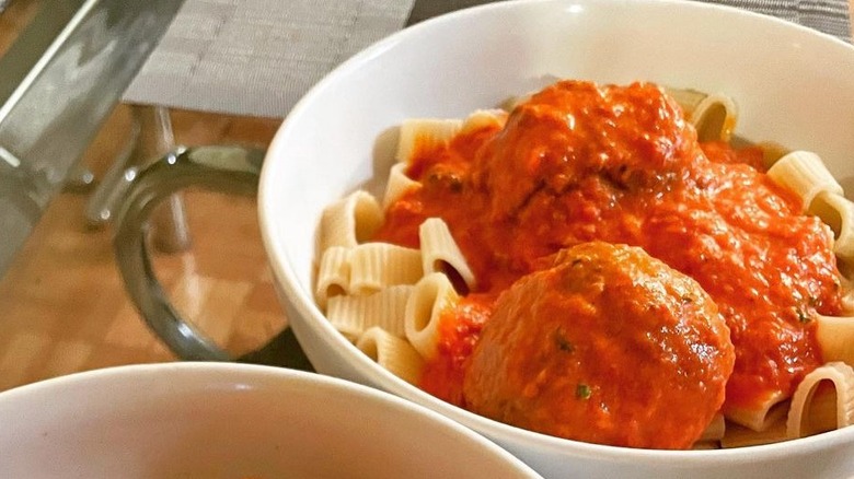 pasta meatballs red sauce